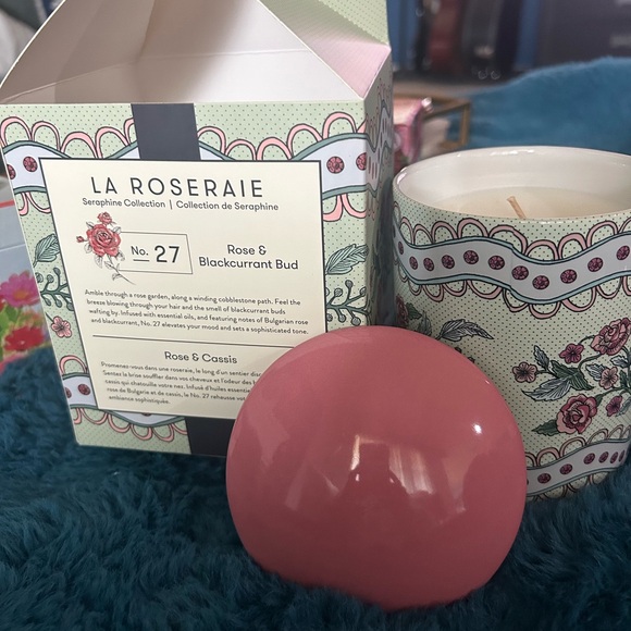 L'or de Seraphine La Roseraie No. 27 Scented Essential Oil Candle 17 oz - Picture 1 of 3